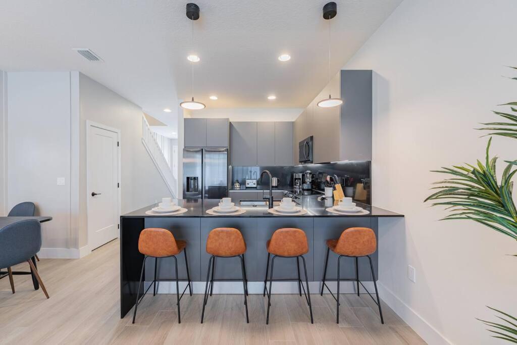 オーランド **Brand New** Luxurious Decor Townhouse With Private Pool Hit17145ヴィラ エクステリア 写真